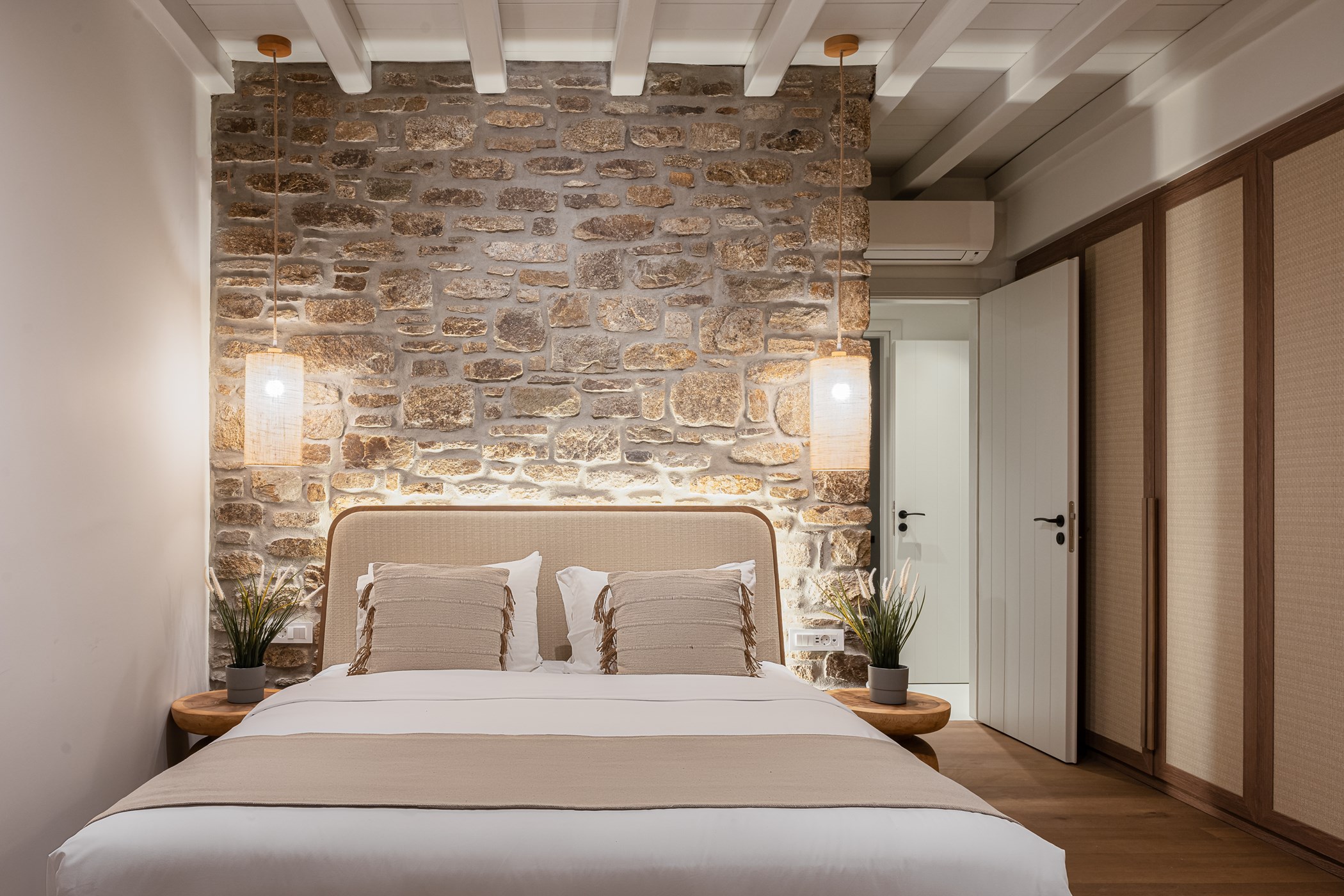 42.-AndrewBoutsikas_Villa2-93