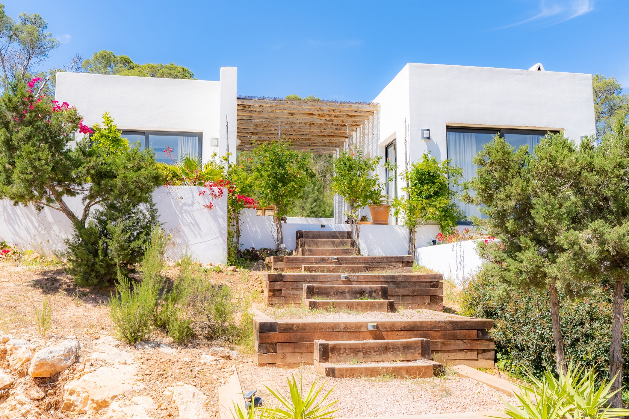 60.1-Outhouse-with-private-bedroom-terrace-and-living-room