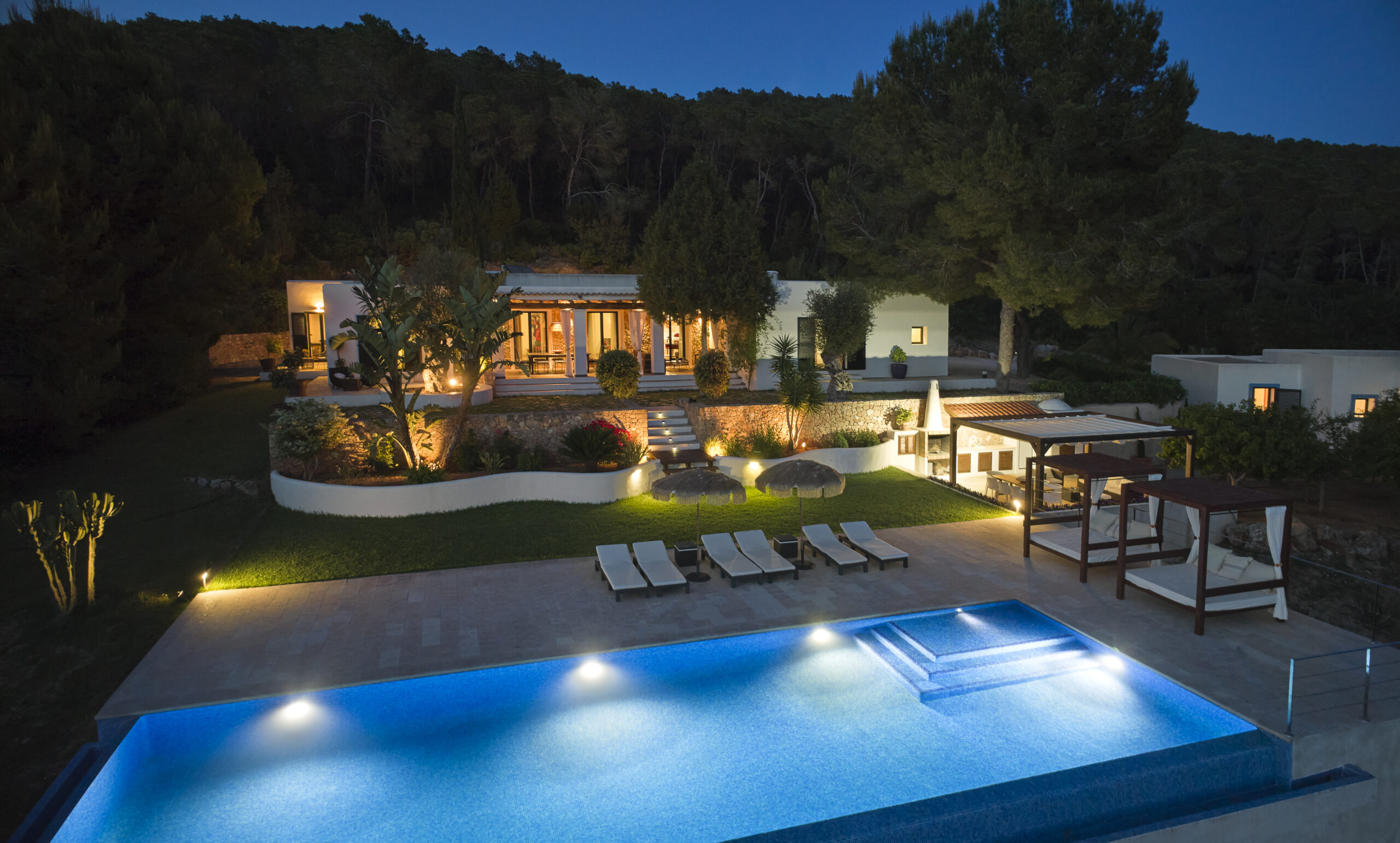 Todos los derechos reservados © www.nachodorado.com