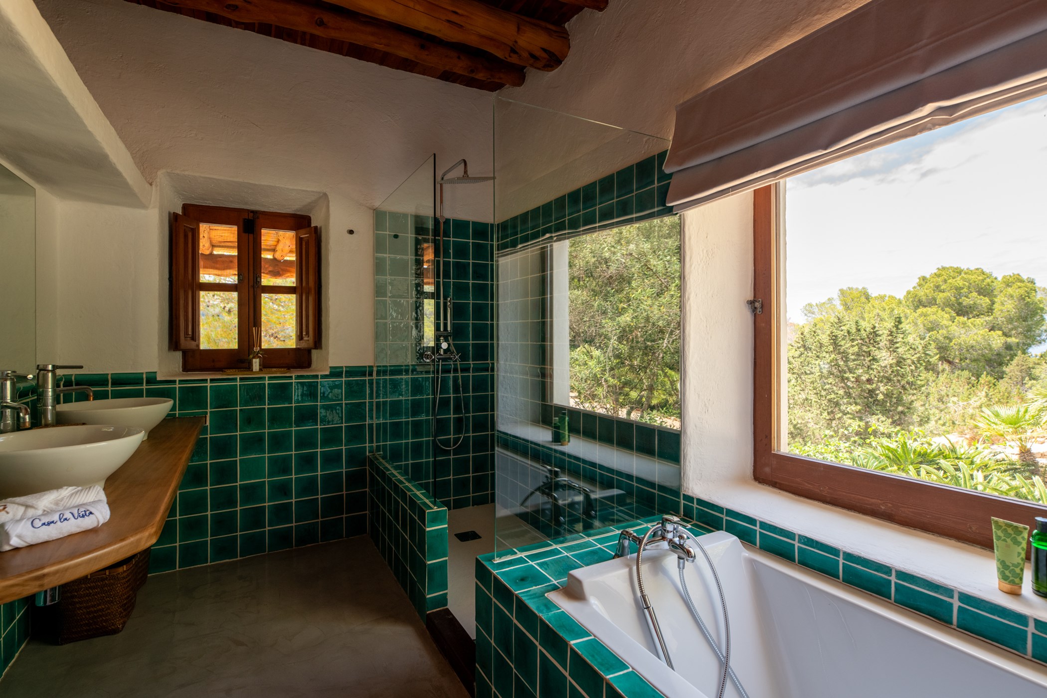 Galan-de-Noche-Bathroom