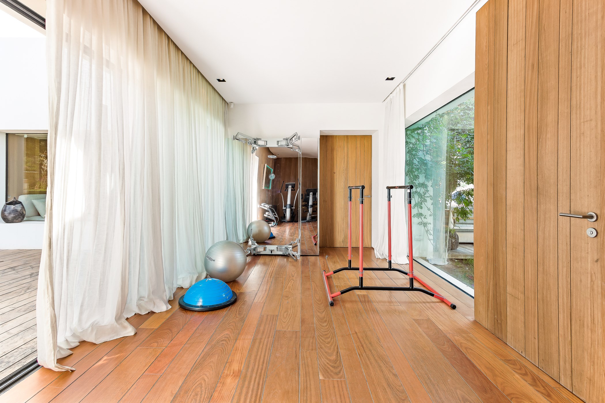 Na-Xica-by-Ali-Framil-100