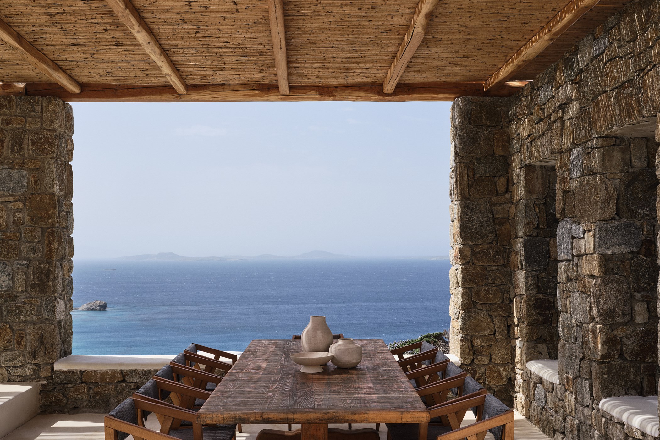 Outdoor-dining-area-3-002