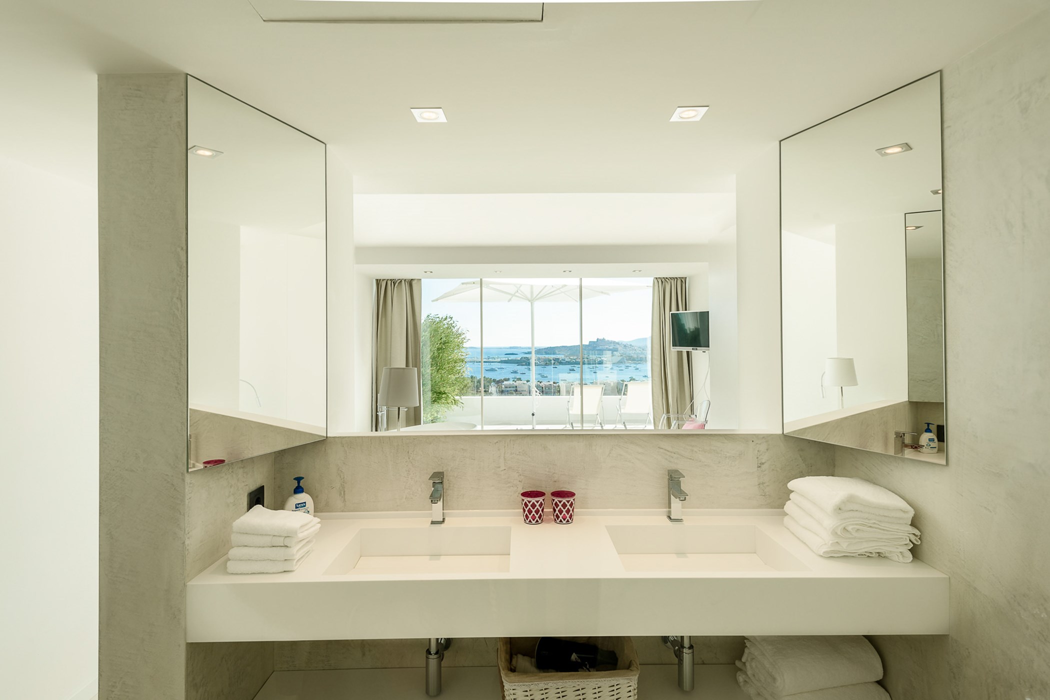 tombenzon_villa_triple_x_-32