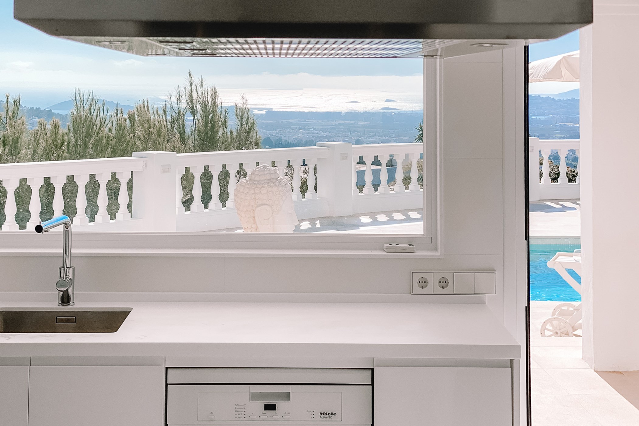 tombenzon_villa_white_pearl-23