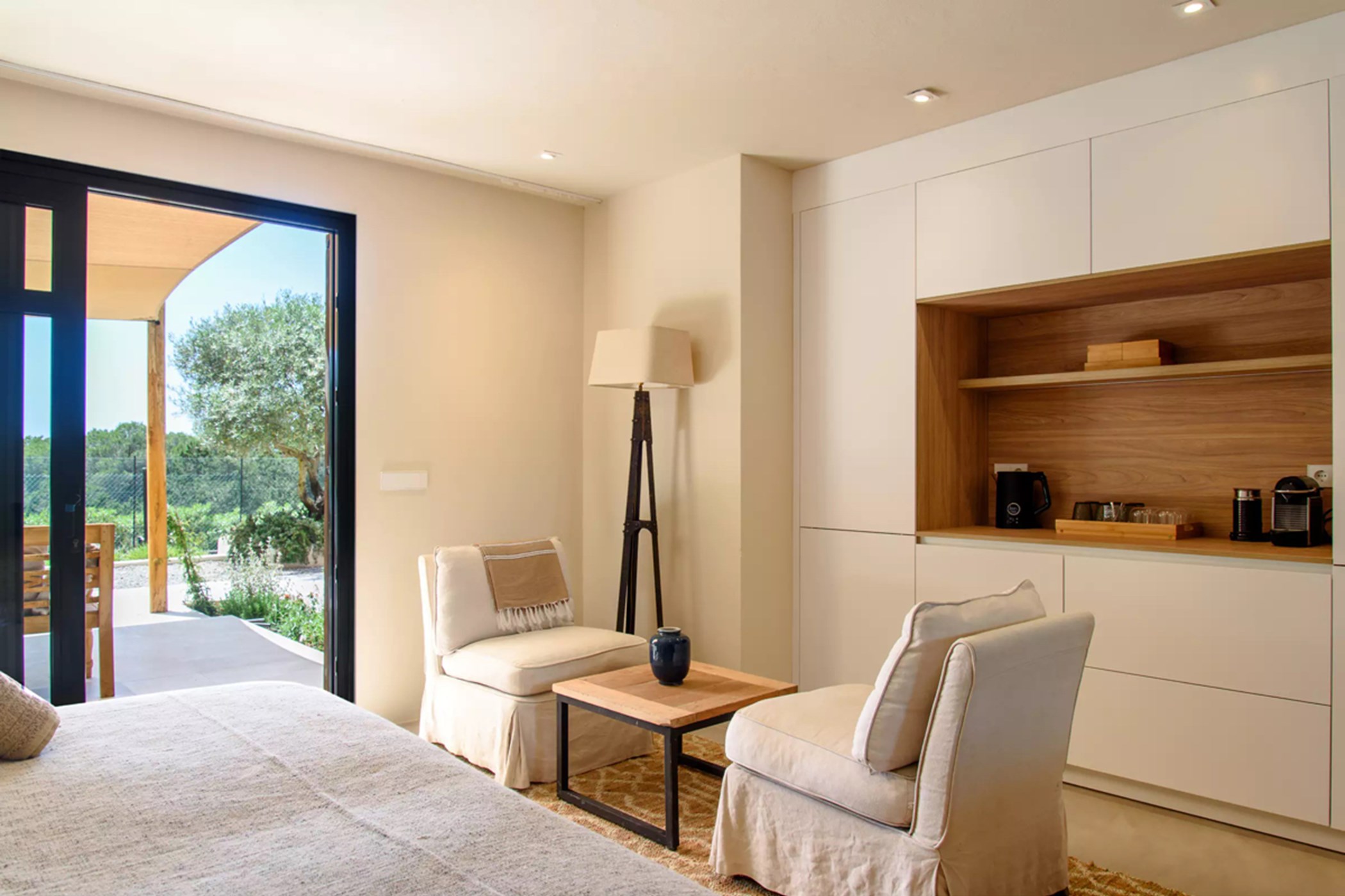 2022-06-15-7a6469e152392561e24b75fc584fd953