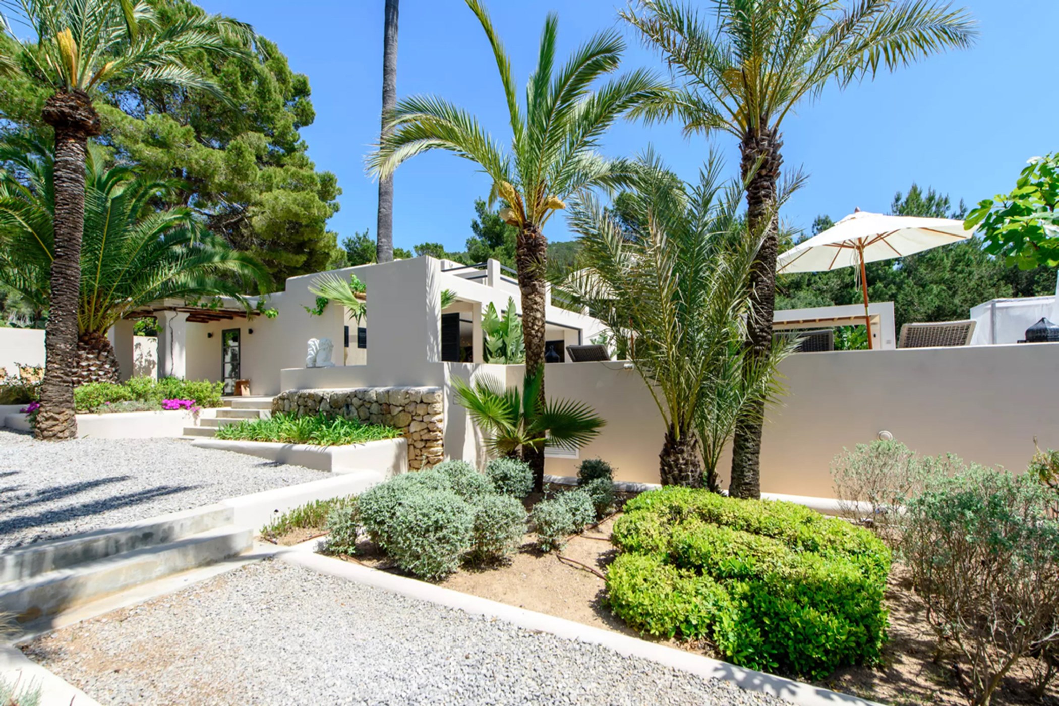 2022-06-15-9f45344e6c5dd723dc4ef3739cb65e68