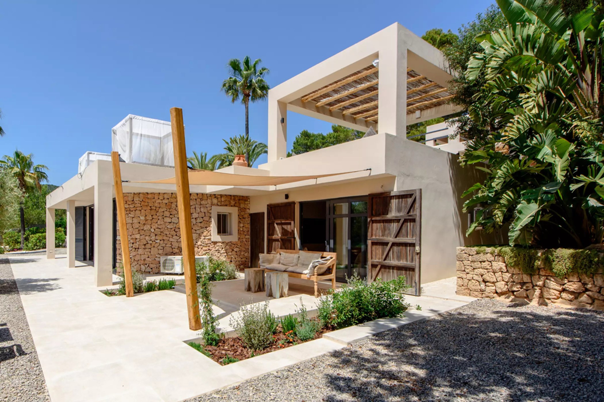 2022-06-15-c58349735b22a60f7e874228d3b14d02