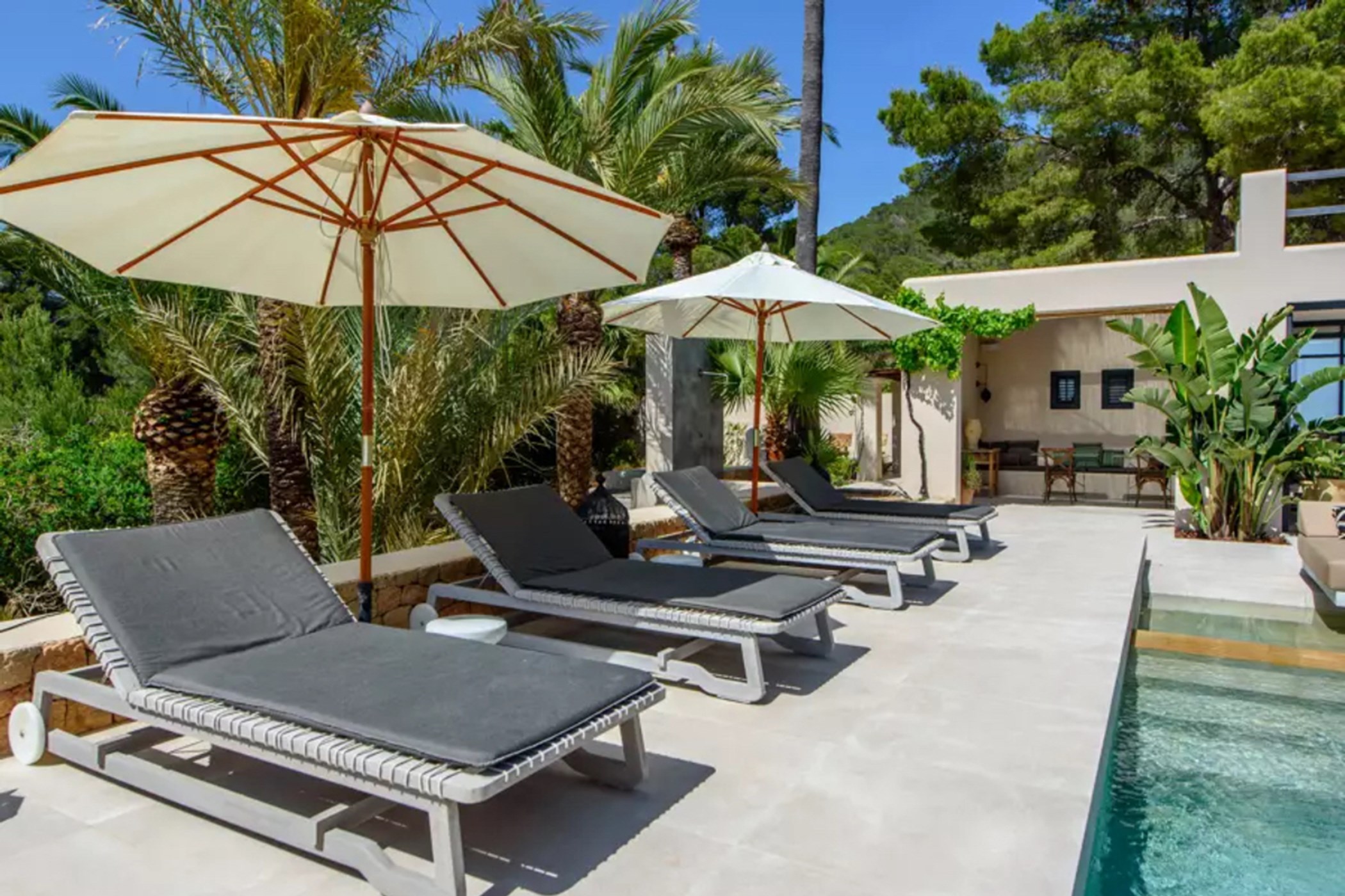 2022-06-15-d664ee9426152e7bc4a8951d79d076af