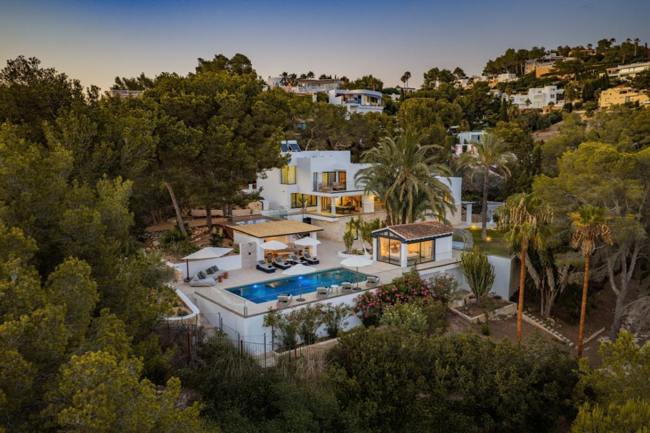 20250806155438000000_VillaDrone8