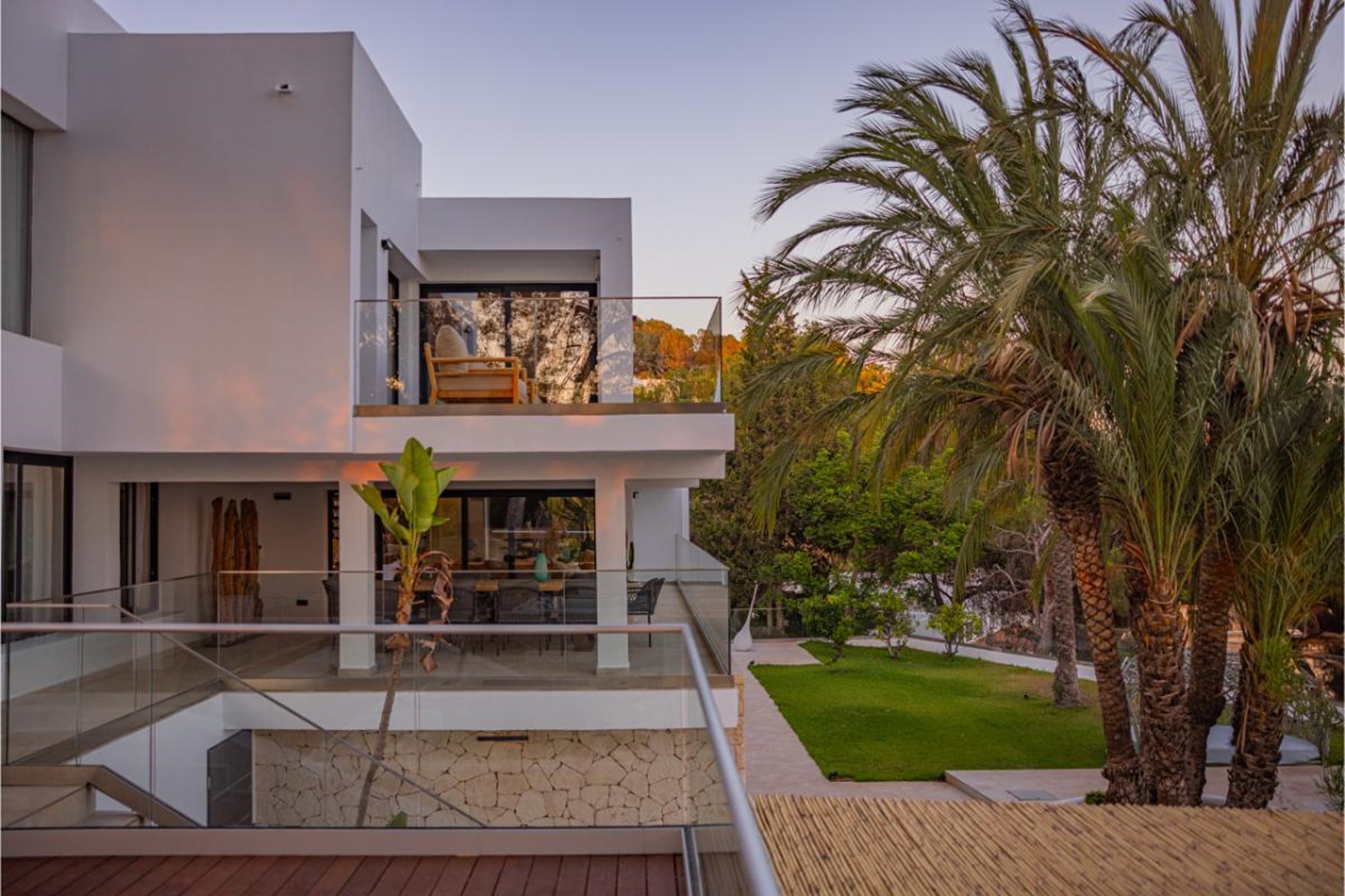 20250806155438000000_VillaMoods4