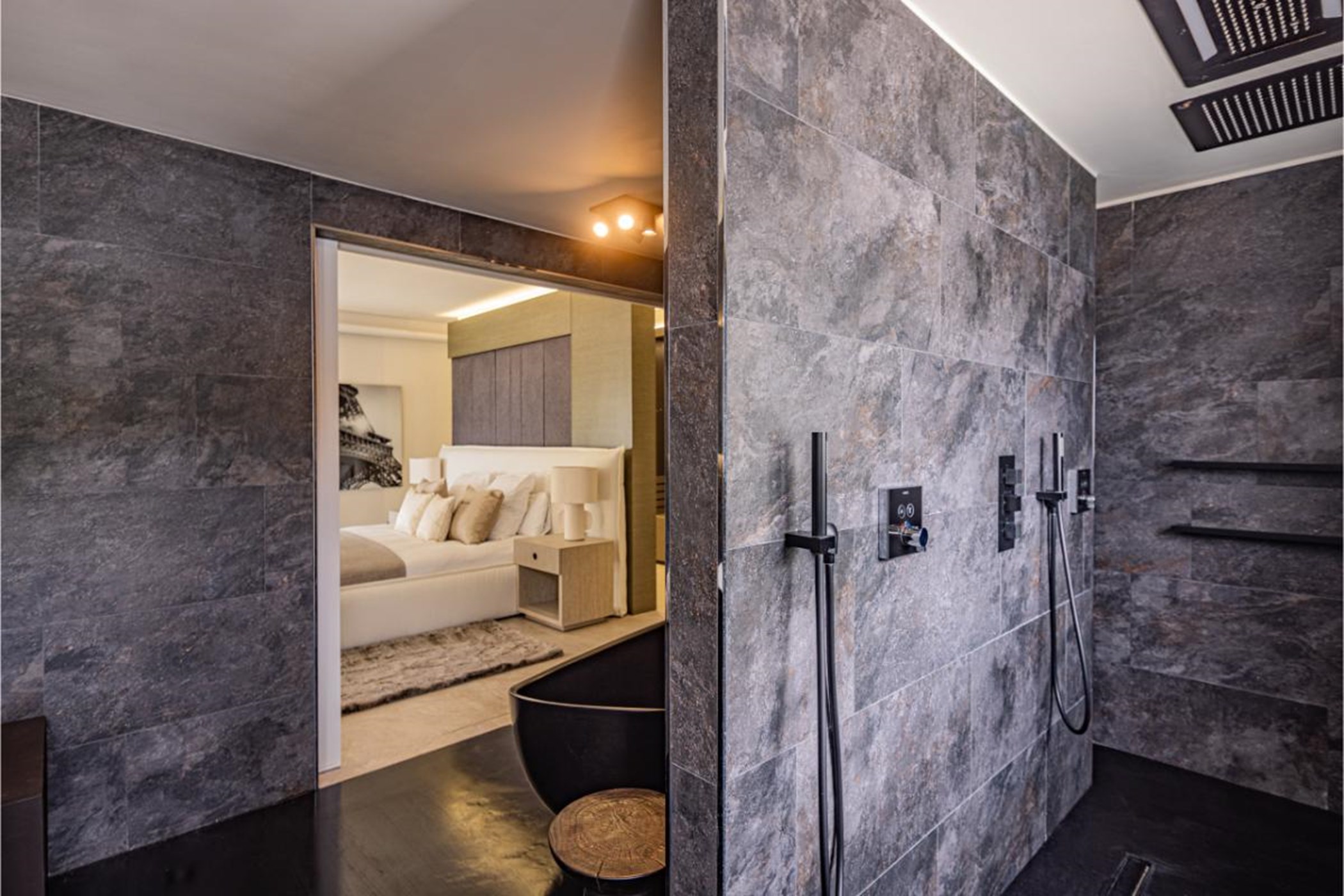 20250806155657000000_MasterBath1