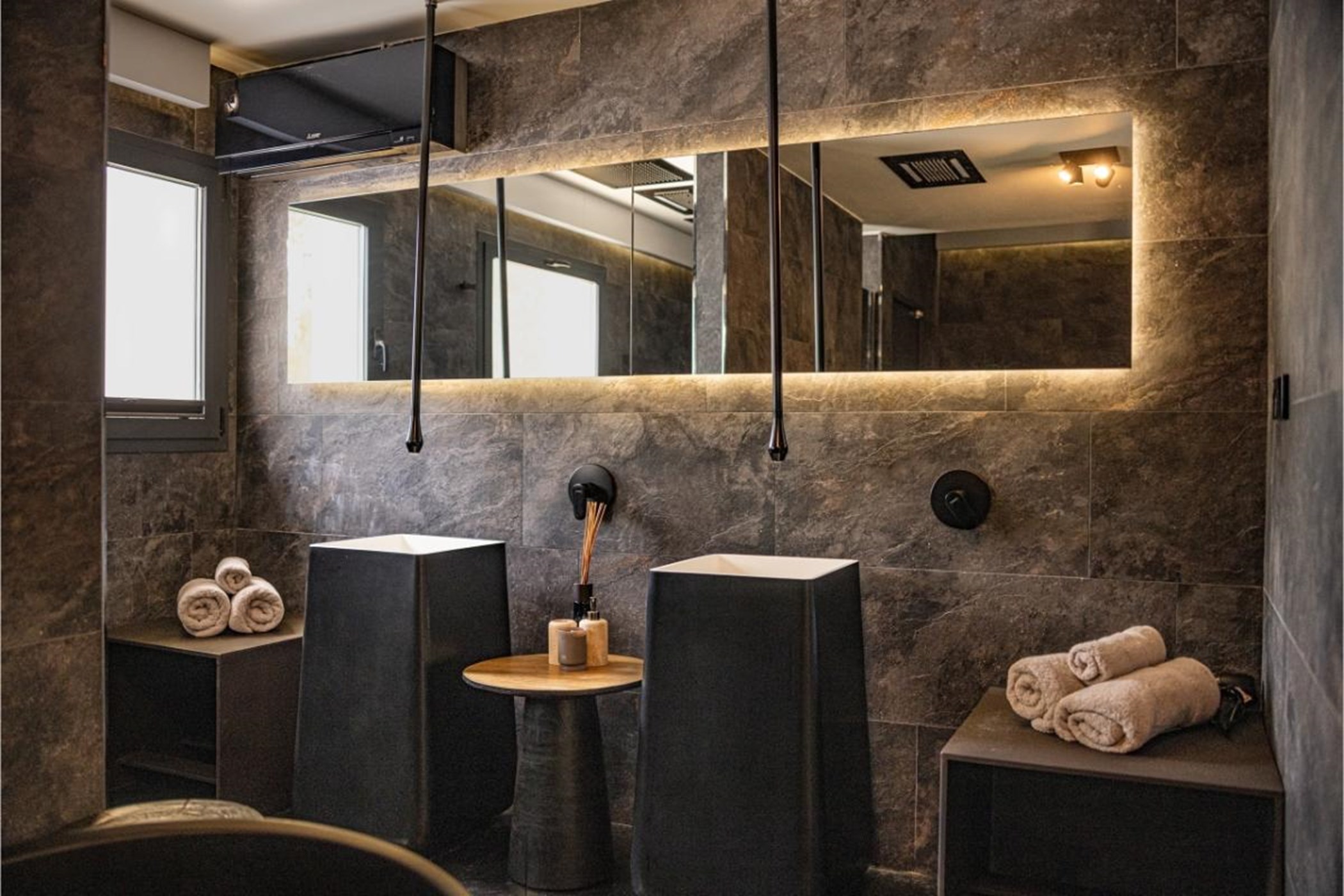 20250806155657000000_MasterBath3