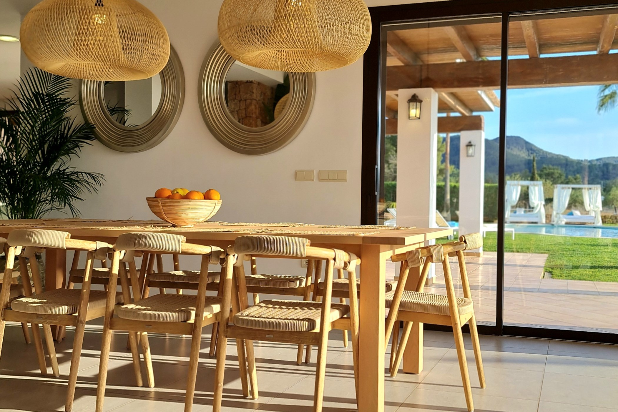 mesa_comedor_ibiza_VILLA-CAS-HESPERO