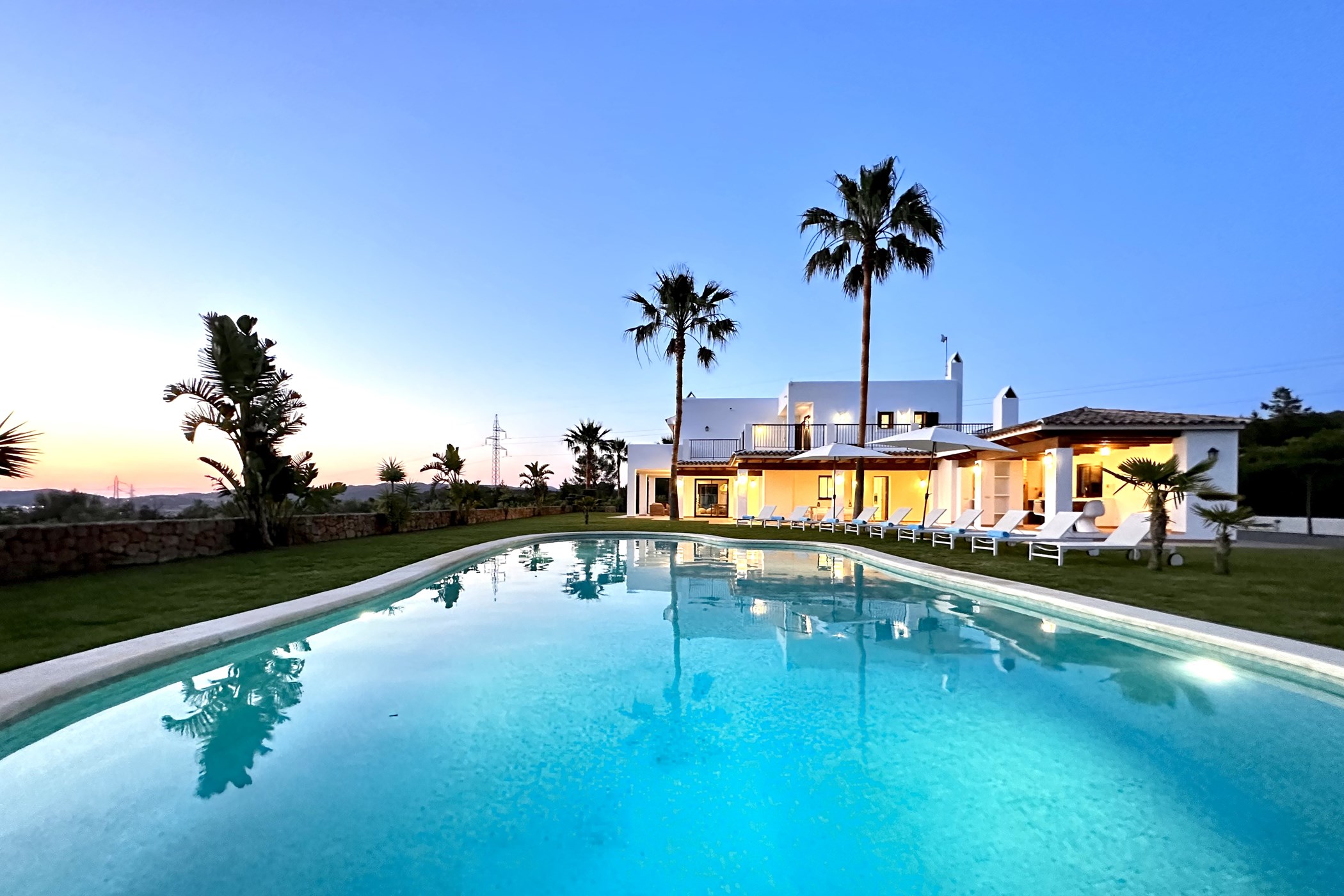 piscina_noche_ibiza_VILLA-CAS-HESPERO