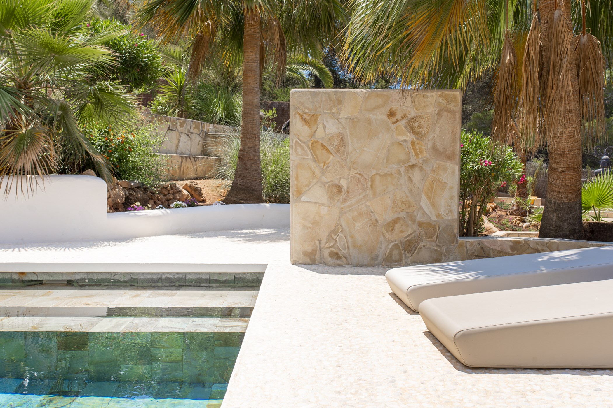 High_Resolution-14-3