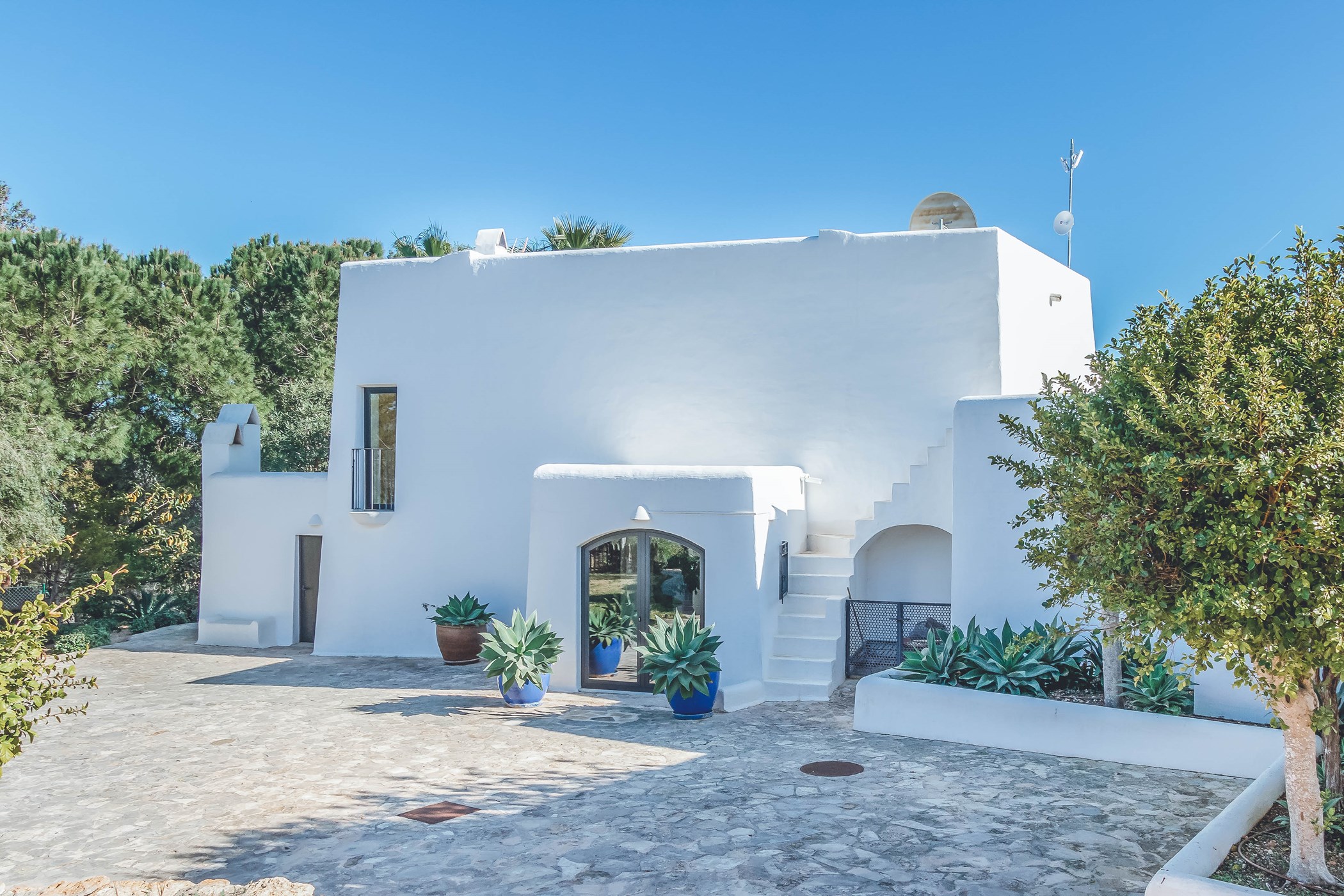 Ibiza-Unlocked-by-Ali-Framil-02