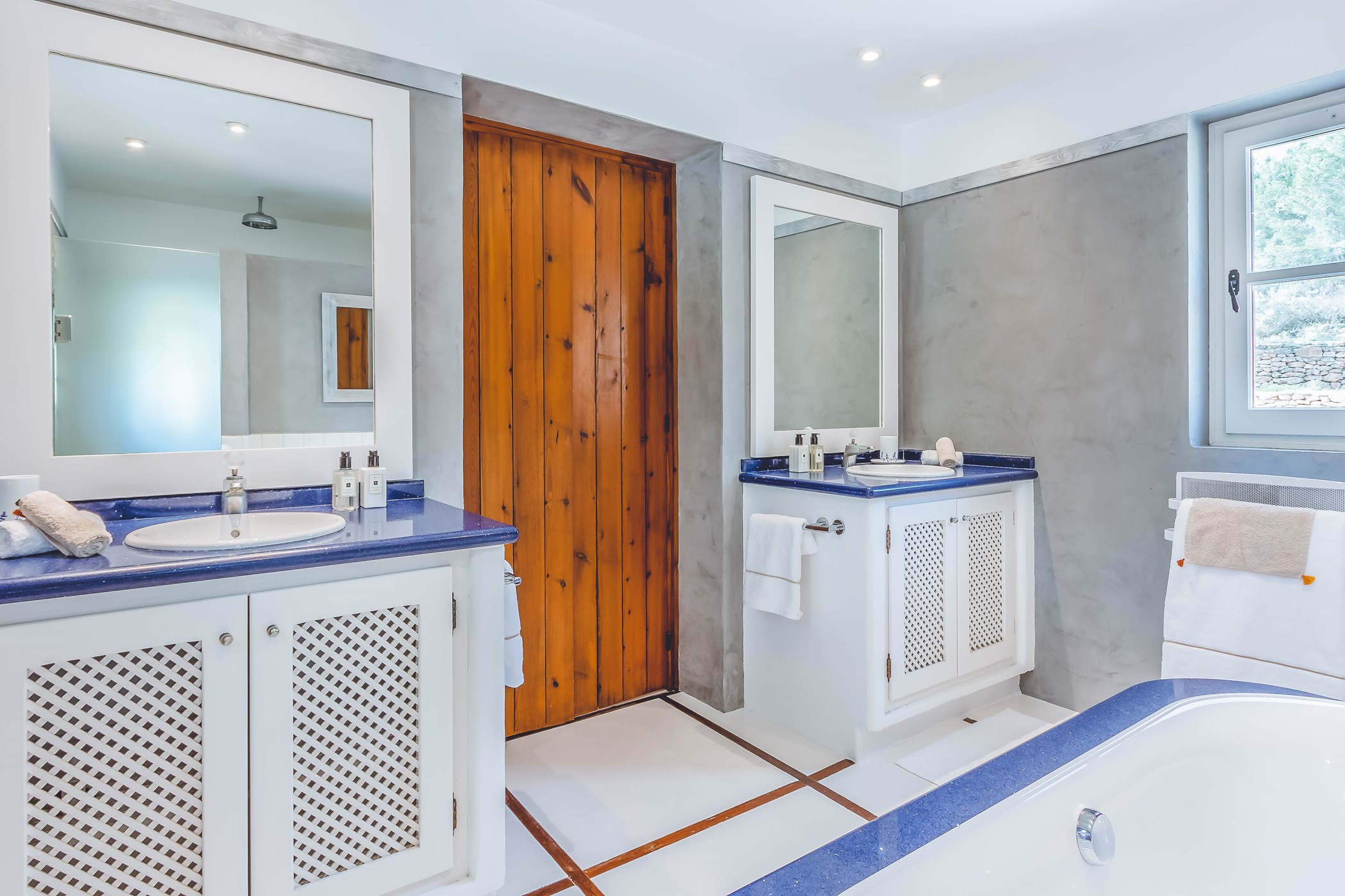 Ibiza-Unlocked-by-Ali-Framil-35