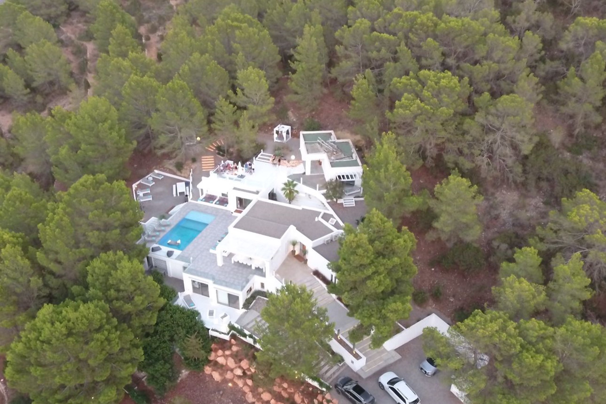 e4e8beb1-18ba-4118-ad8c-531fbec6c40c